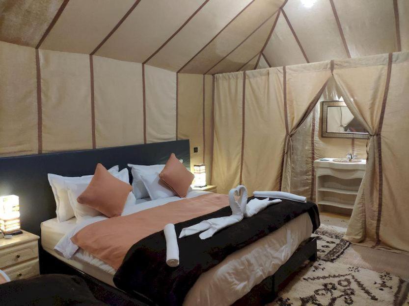 Blue Sky Luxury Camp Hotel เมอร์ซูกา ภายนอก รูปภาพ