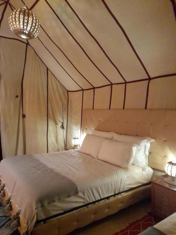Blue Sky Luxury Camp Hotel เมอร์ซูกา ภายนอก รูปภาพ