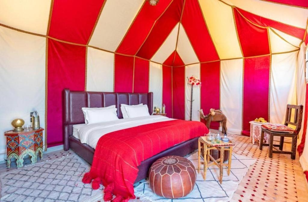 Blue Sky Luxury Camp Hotel เมอร์ซูกา ภายนอก รูปภาพ